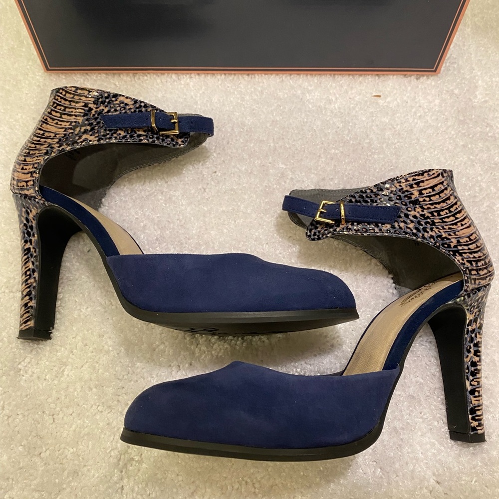 NWT Seychelles HOPEFUL Navy Suede Pumps  7.5